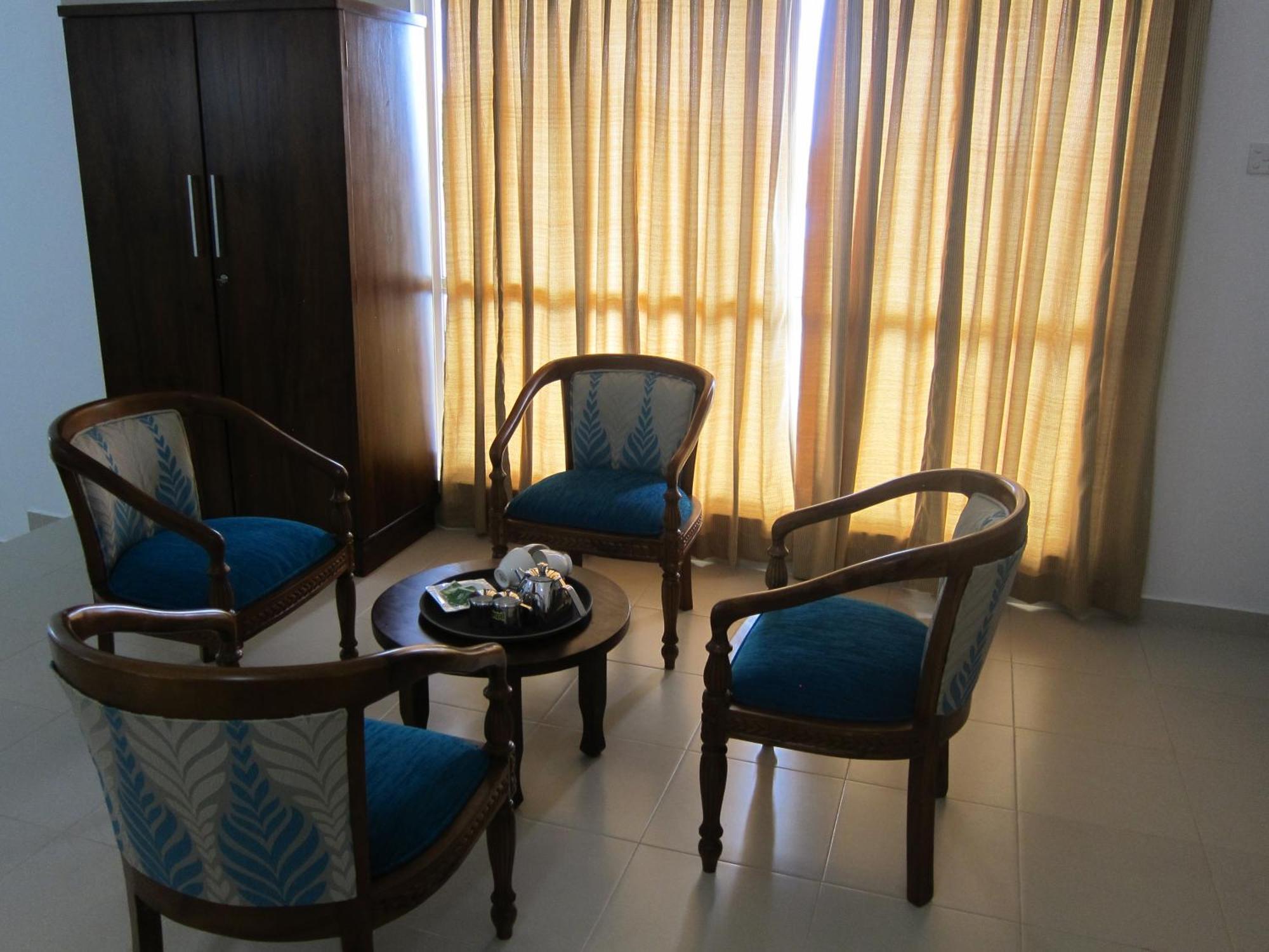 Hotel Oviya Vavuniya Dış mekan fotoğraf
