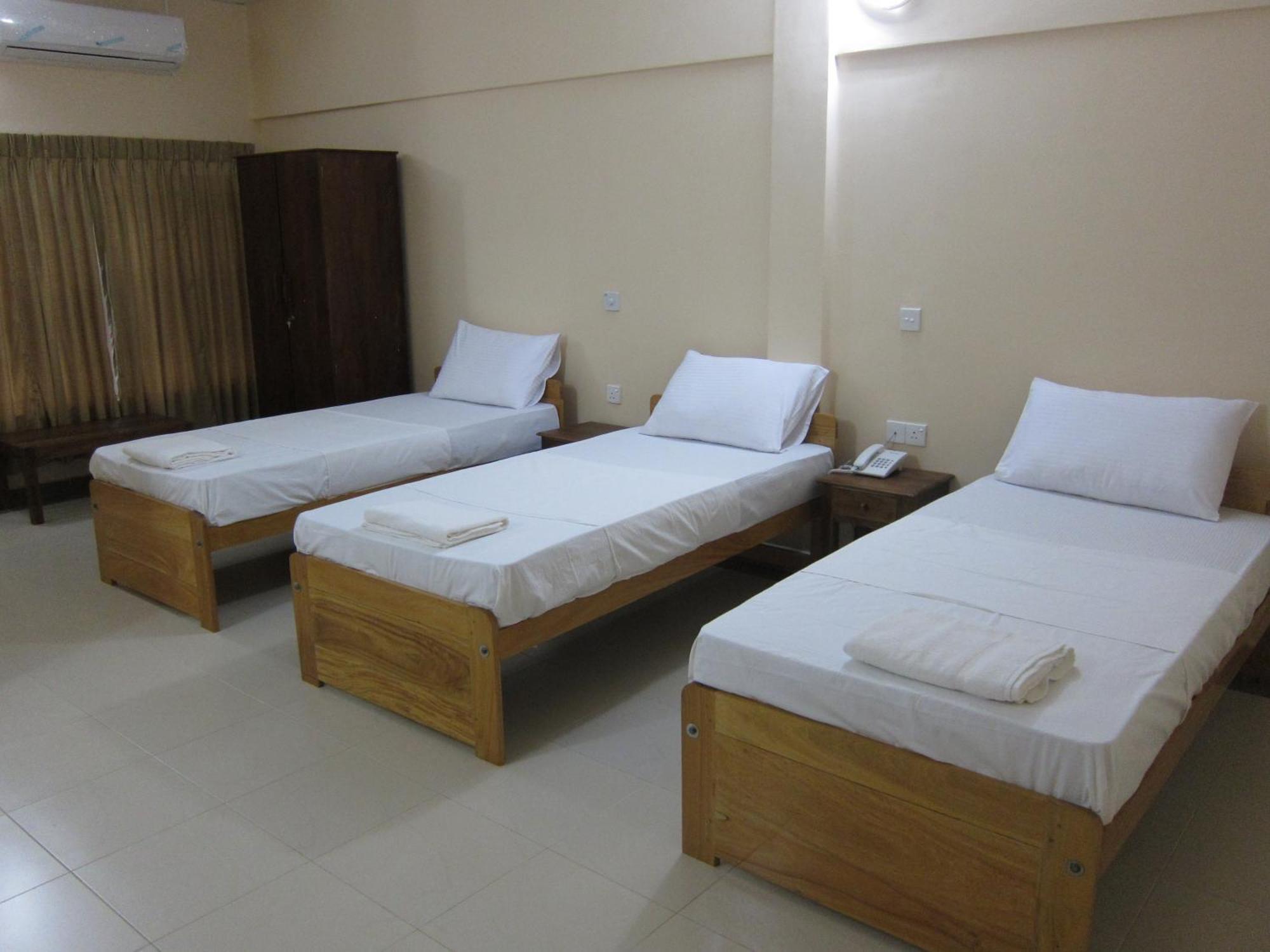 Hotel Oviya Vavuniya Dış mekan fotoğraf
