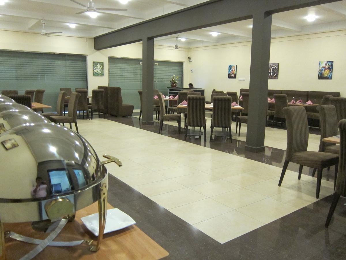 Hotel Oviya Vavuniya Dış mekan fotoğraf